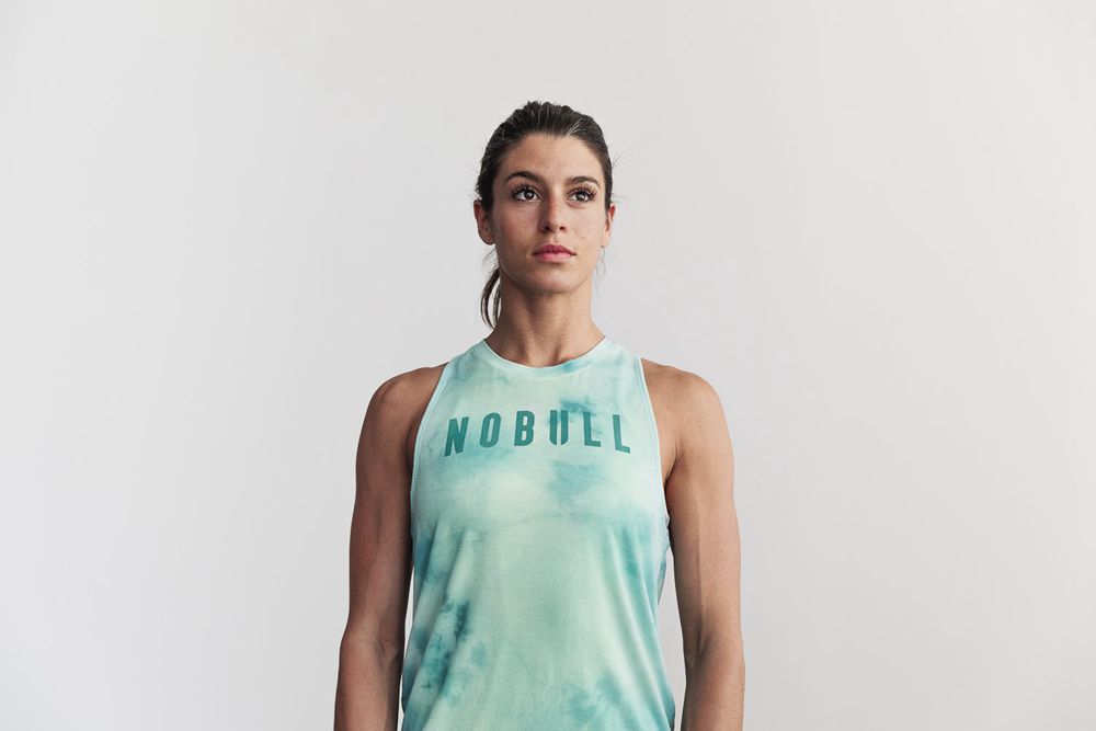 NOBULL High-Neck Tank Üstleri Bayan - Turkuaz Tie-Dye - Turkiye (CGR-628134)